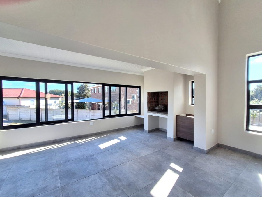 4 Bedroom Property for Sale in Stilbaai Wes Western Cape